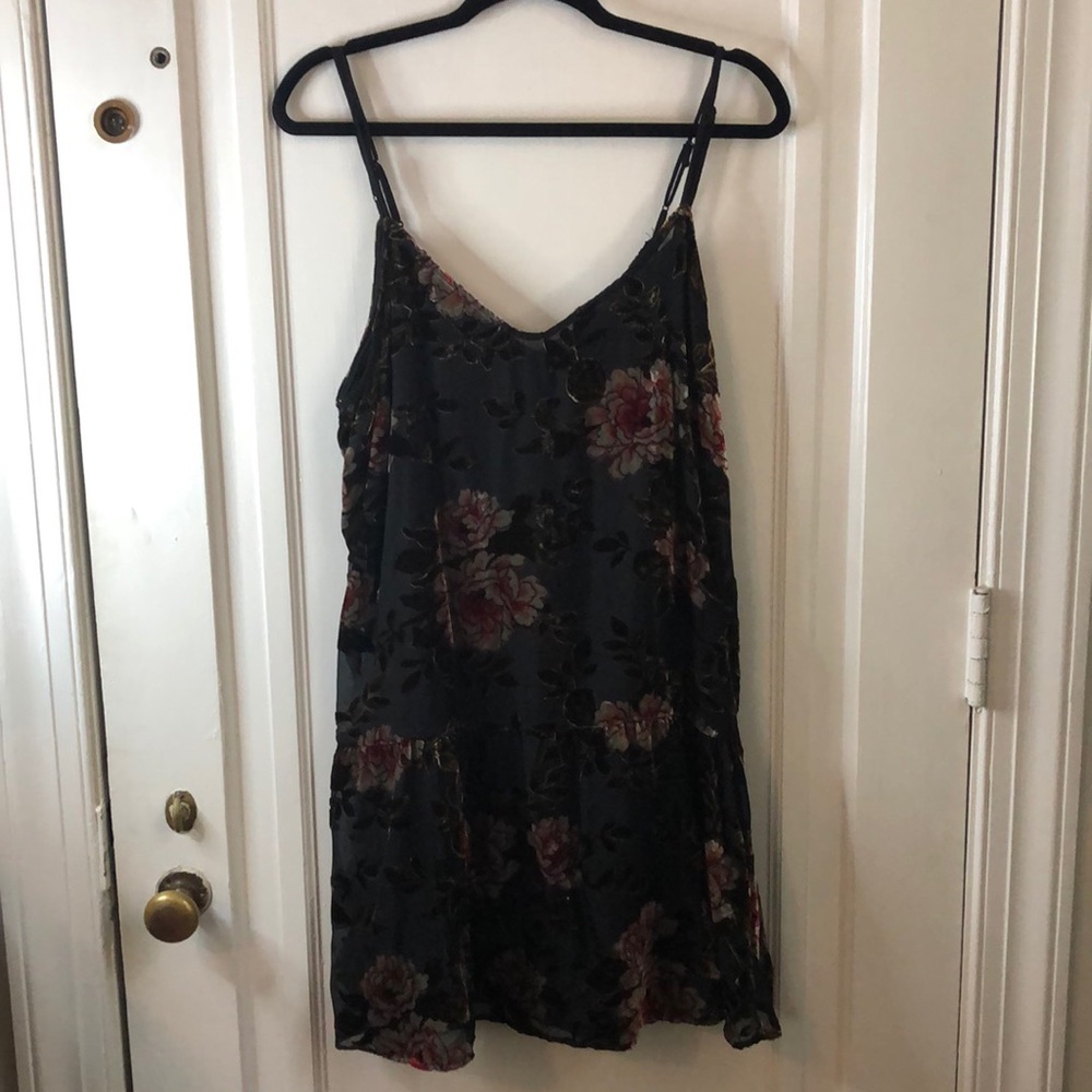American Eagle Floral Mesh & Velvet Slip-on Dress